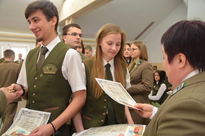 Tuchola: Pożegnanie absolwentów w Leśniku - ZDJĘCIA