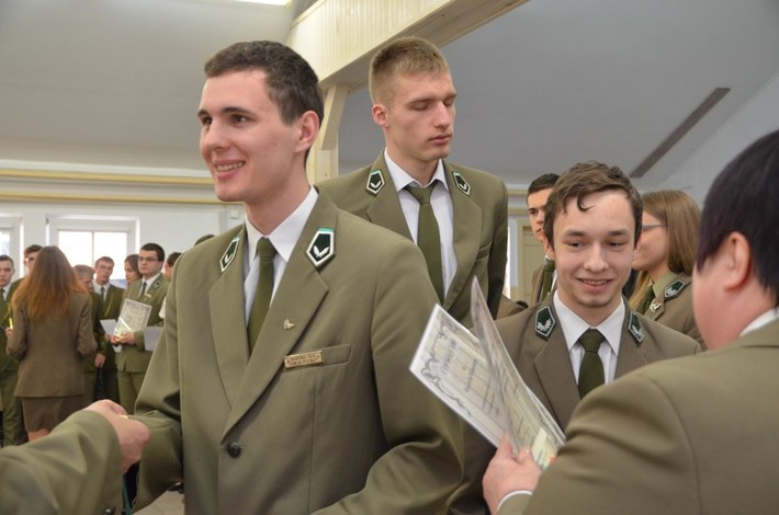 Tuchola: Pożegnanie absolwentów w Leśniku - ZDJĘCIA