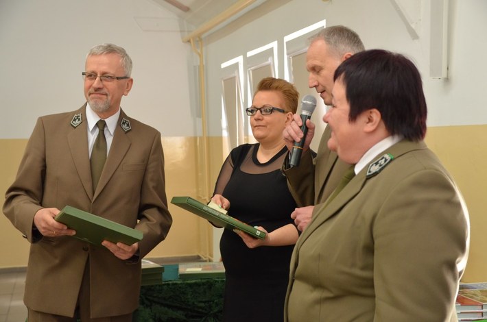 Tuchola: Pożegnanie absolwentów w Leśniku - ZDJĘCIA