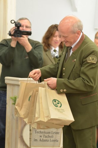Tuchola: Pożegnanie absolwentów w Leśniku - ZDJĘCIA