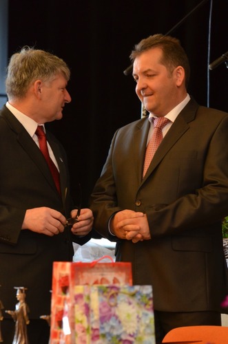 Tuchola: ZSLiA ze świadectwami w ręku - ZDJĘCIA