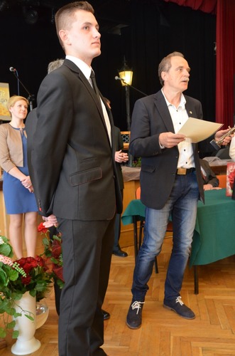 Tuchola: ZSLiA ze świadectwami w ręku - ZDJĘCIA