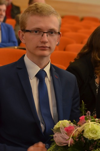 Tuchola: ZSLiA ze świadectwami w ręku - ZDJĘCIA