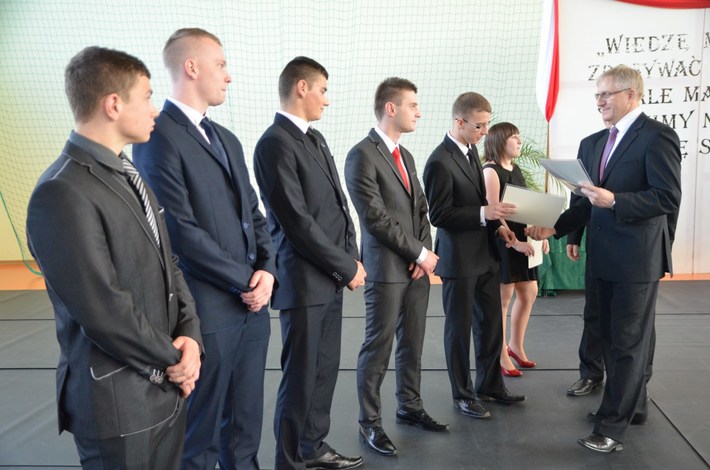 Tuchola: W ZSLiT wręczono nagrody i świadectwa - ZDJĘCIA