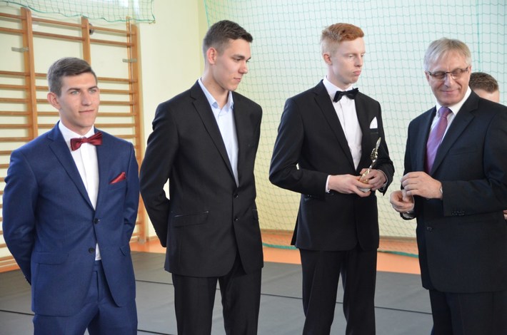 Tuchola: W ZSLiT wręczono nagrody i świadectwa - ZDJĘCIA