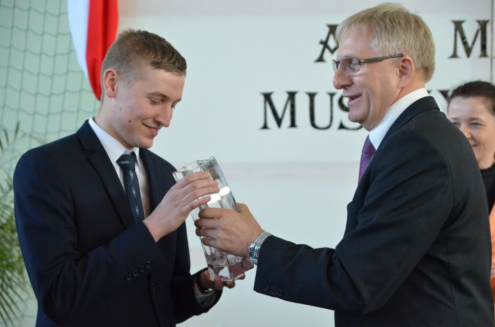 Tuchola: W ZSLiT wręczono nagrody i świadectwa - ZDJĘCIA