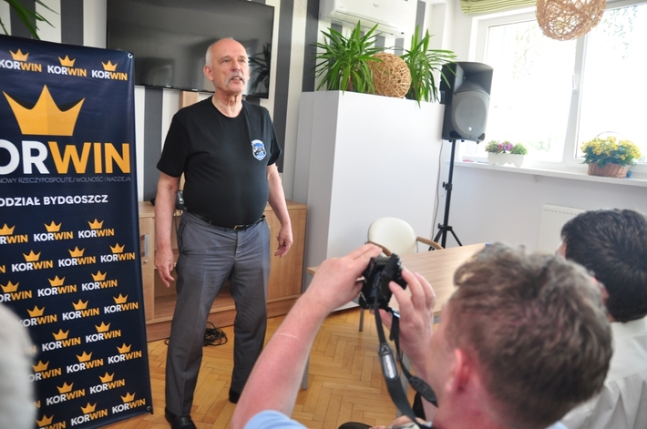 Janusz Korwin-Mikke w Tucholi - ZDJĘCIA
