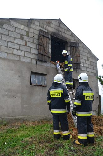 Gmina Kęsowo: Piorun uderzył w budynek. Pożar - ZDJĘCIA