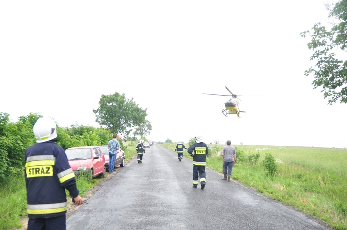 Bysław-Lubiewo: Wypadł z drogi i uderzył w drzewo - ZDJĘCIA