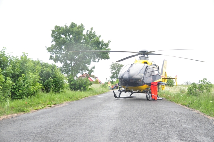 Bysław-Lubiewo: Wypadł z drogi i uderzył w drzewo - ZDJĘCIA