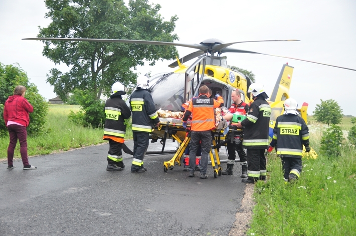 Bysław-Lubiewo: Wypadł z drogi i uderzył w drzewo - ZDJĘCIA