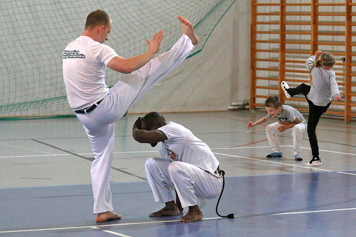 Bysław: Warsztaty capoeiry - ZDJĘCIA