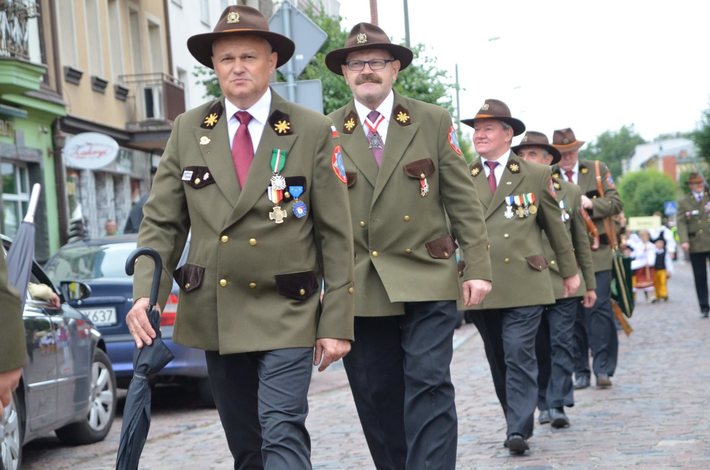 Tuchola: Pochód Borowiaków - ZDJĘCIA