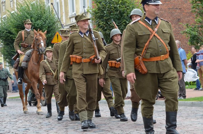 Tuchola: Pochód Borowiaków - ZDJĘCIA