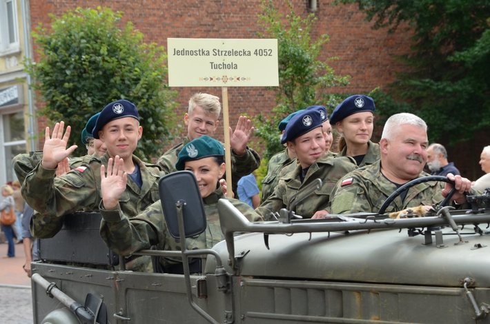 Tuchola: Pochód Borowiaków - ZDJĘCIA