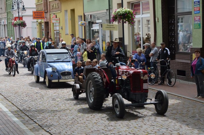 Tuchola: Pochód Borowiaków - ZDJĘCIA