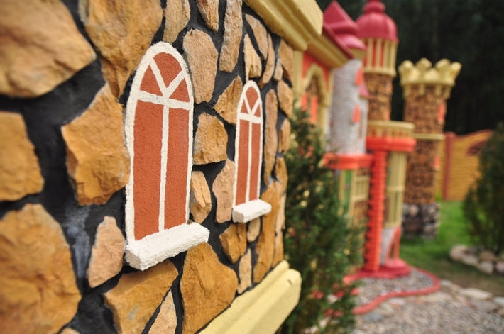 Zbudował swoją Wieżę Eiffla i Statuę Wolności! - ZDJĘCIA