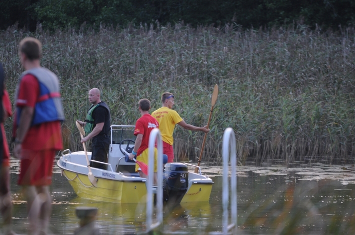Znaleziono zwłoki w jeziorze w Raciążu - AKTUALIZACJA / ZDJĘCIA