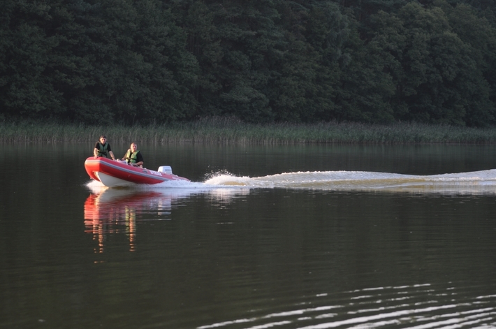 Znaleziono zwłoki w jeziorze w Raciążu - AKTUALIZACJA / ZDJĘCIA