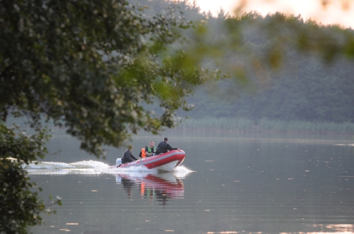 Znaleziono zwłoki w jeziorze w Raciążu - AKTUALIZACJA / ZDJĘCIA