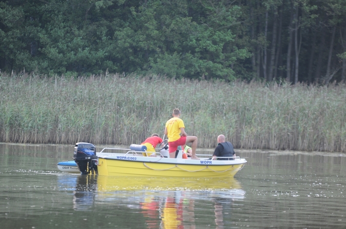 Znaleziono zwłoki w jeziorze w Raciążu - AKTUALIZACJA / ZDJĘCIA