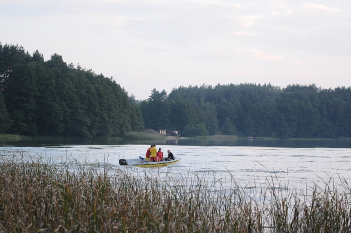 Znaleziono zwłoki w jeziorze w Raciążu - AKTUALIZACJA / ZDJĘCIA