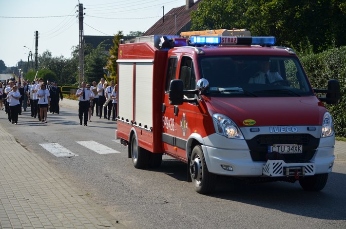 Wielka Klonia: Wójt i starostowie częstowali chlebem - ZDJĘCIA