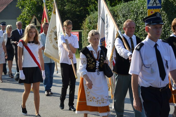 Wielka Klonia: Wójt i starostowie częstowali chlebem - ZDJĘCIA