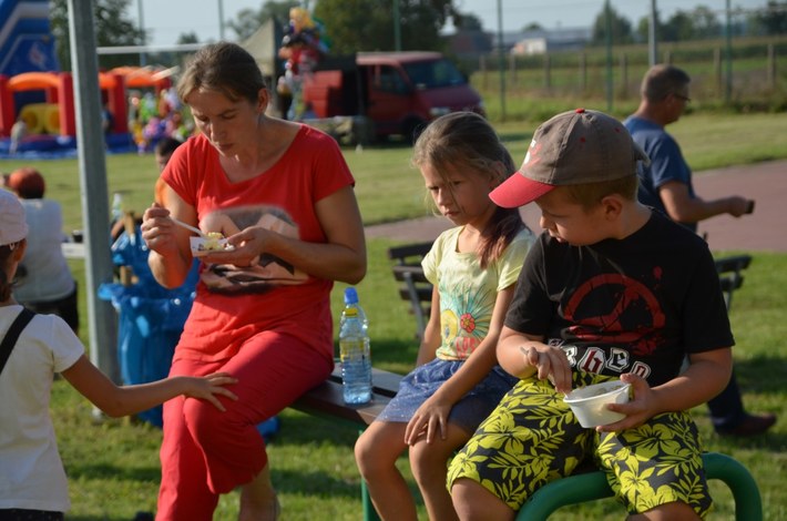 Wielka Klonia: Wójt i starostowie częstowali chlebem - ZDJĘCIA