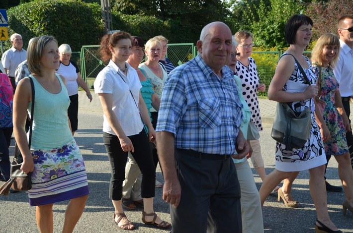 Wielka Klonia: Wójt i starostowie częstowali chlebem - ZDJĘCIA