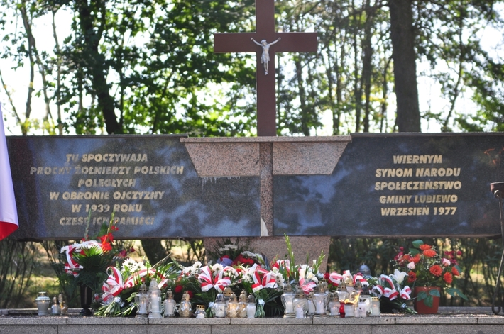 Gmina Lubiewo: Apel Poległych w Klonowie - ZDJĘCIA