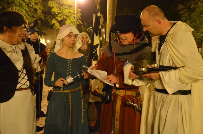 Tuchola: Tajemniczy spacer po Tucholi - ZDJĘCIA