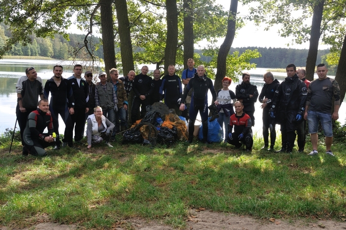 Piła: Sprzątanie jeziora Środkowego - FILM I ZDJĘCIA