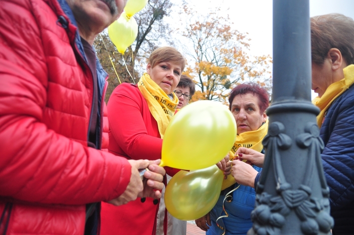 Tuchola: Pola Nadziei 2016. Sadziliśmy żonkile - ZDJĘCIA