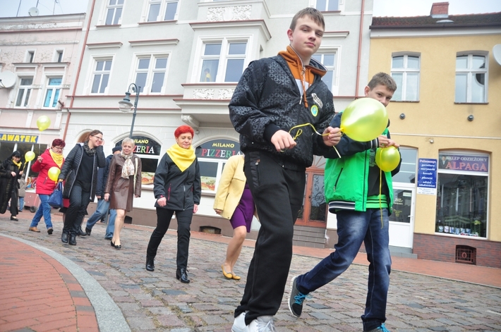 Tuchola: Pola Nadziei 2016. Sadziliśmy żonkile - ZDJĘCIA