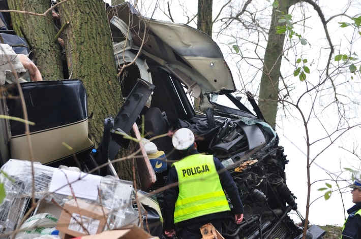 Tuchola-Chojnice: Wypadek tira za... Piastoszynem - ZDJĘCIA