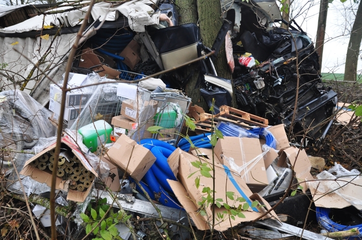Tuchola-Chojnice: Wypadek tira za... Piastoszynem - ZDJĘCIA