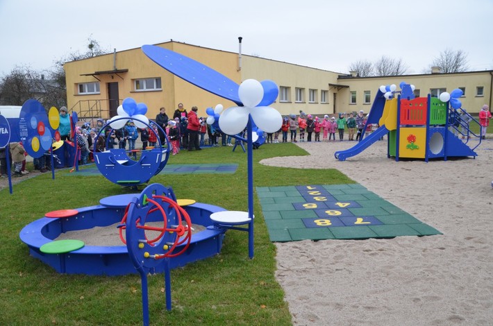 Kęsowo: Wstęga przecięta, podwórko Nivea otwarte - ZDJĘCIA
