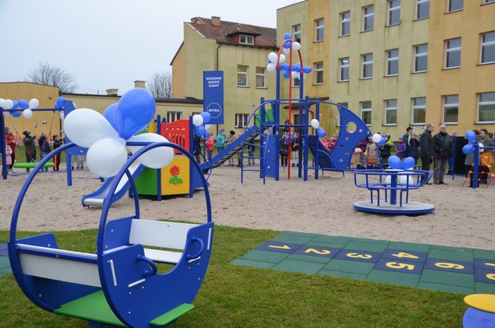 Kęsowo: Wstęga przecięta, podwórko Nivea otwarte - ZDJĘCIA
