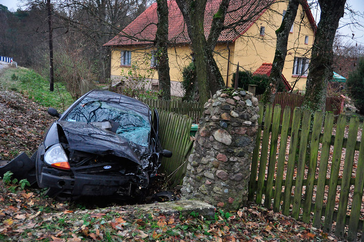 JEST ŚLISKO. Niebezpiecznie w Plaskoszu - ZDJĘCIA