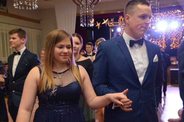 Studniówka uczniów ZSLiT oraz TSR - ZDJĘCIA cz.1