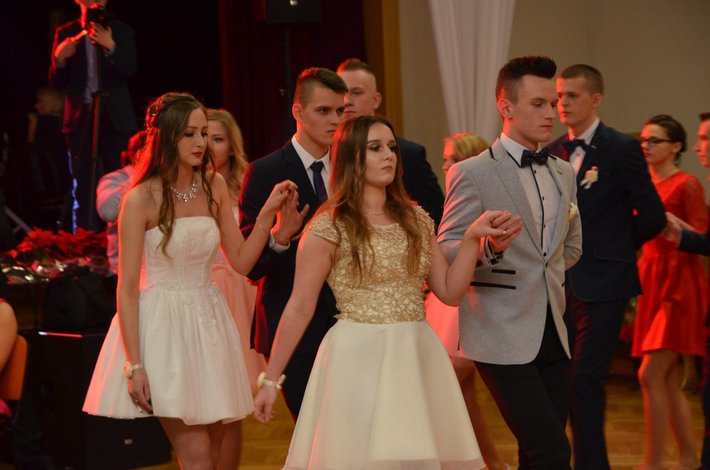 Studniówka uczniów ZSLiT oraz TSR - ZDJĘCIA cz.1