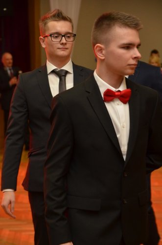 Studniówka uczniów ZSLiT oraz TSR - ZDJĘCIA cz.1