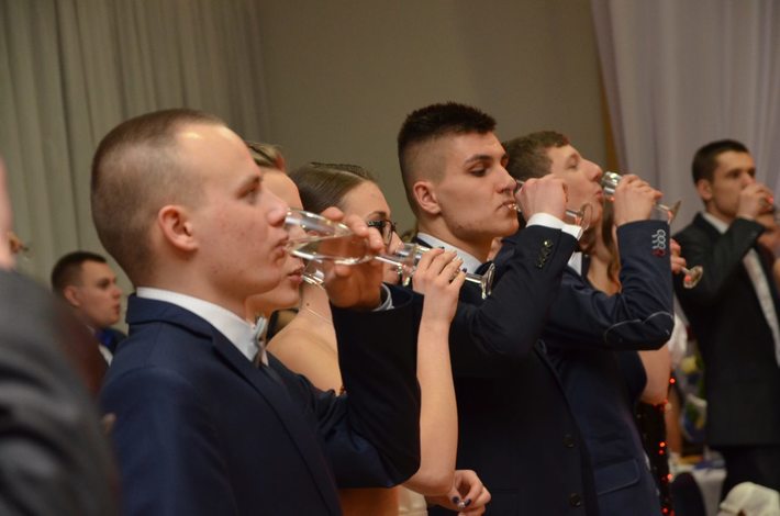 Studniówka ZSLiT oraz TSR. ZABAWA! ZDJĘCIA cz.2