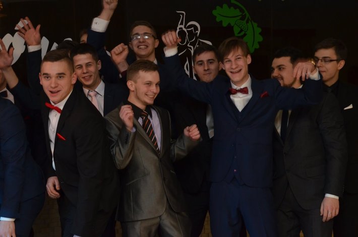 Tuchola: Studniówka - jak bawiło się Technikum Leśne? - ZDJĘCIA cz.2
