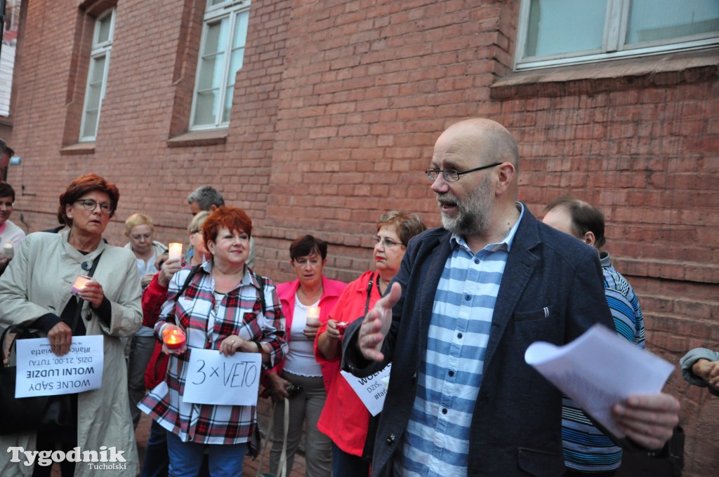 Protest pod sądem w Tucholi