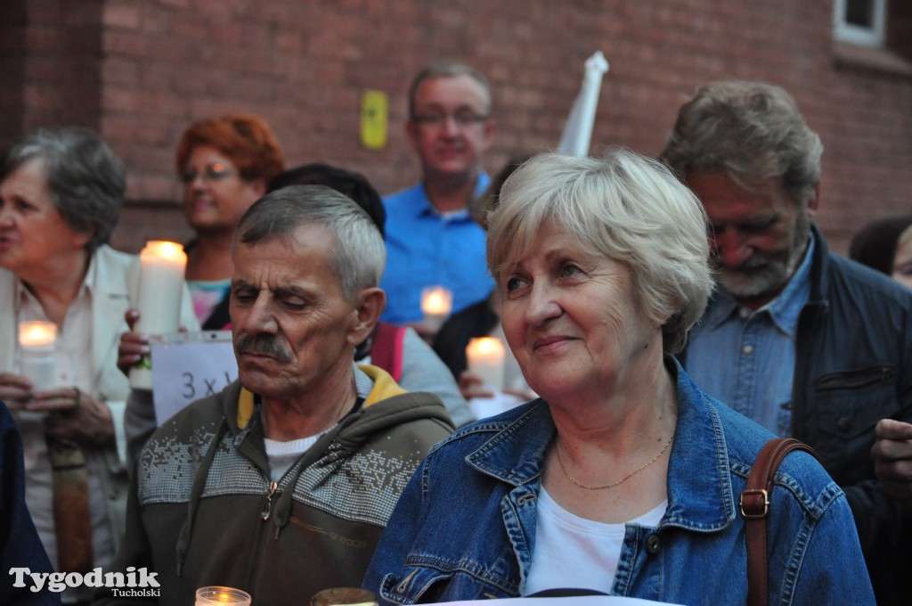 Protest pod sądem w Tucholi