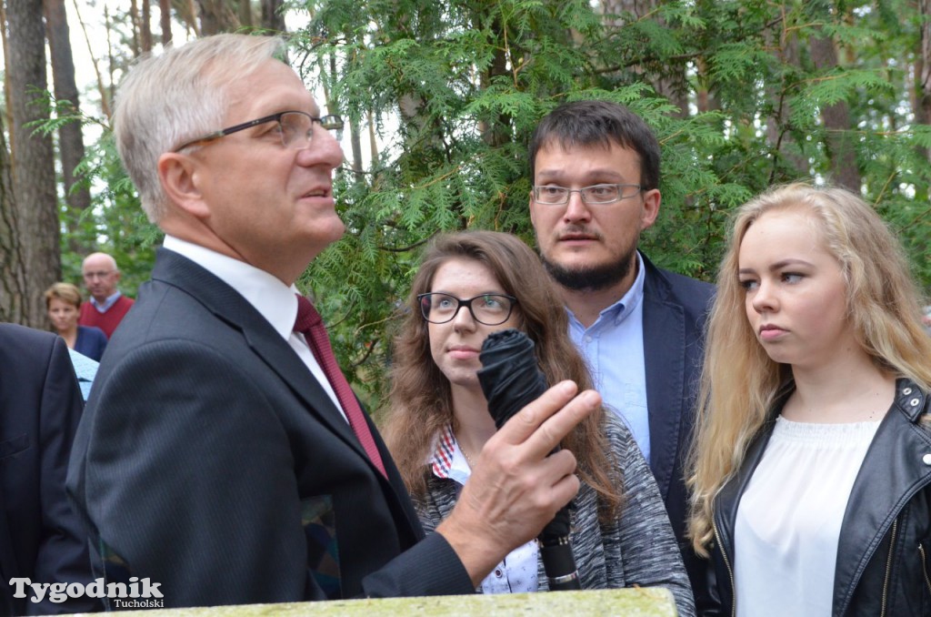 Uroczystości pod pomnikiem w Rudzkim Moście