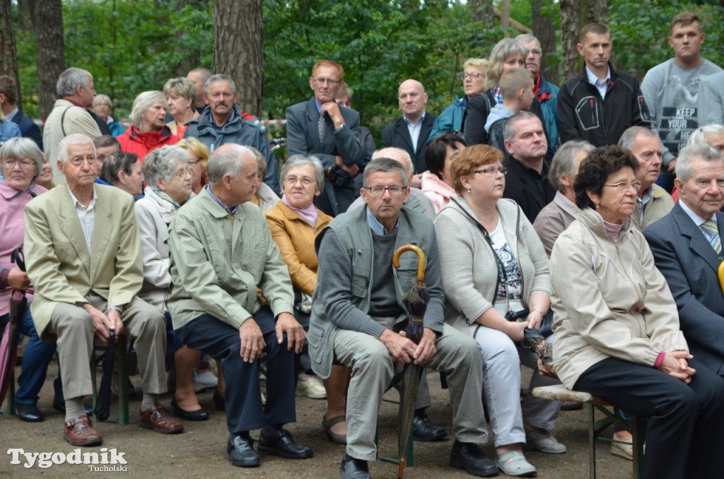 Uroczystości pod pomnikiem w Rudzkim Moście