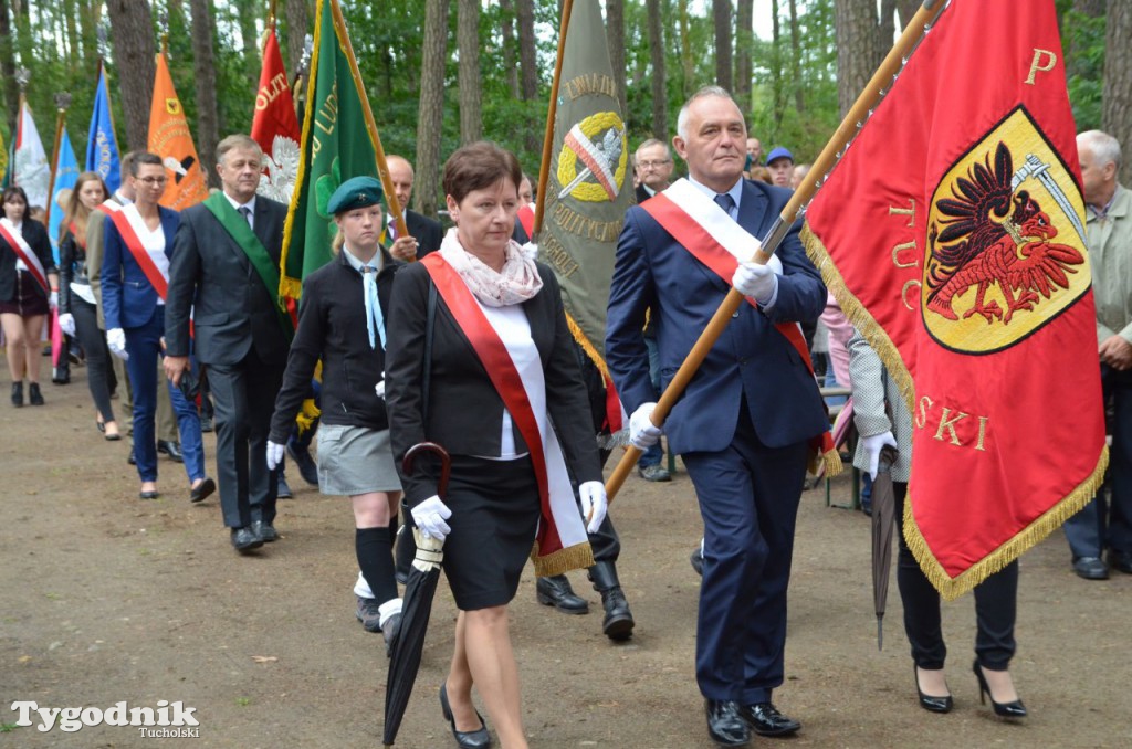 Uroczystości pod pomnikiem w Rudzkim Moście